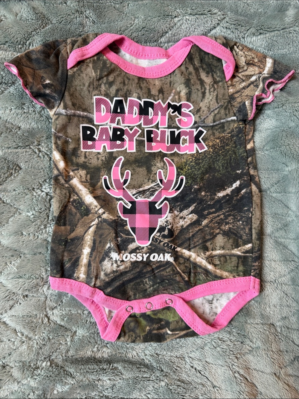 Mossy Oak Camo Infant Bodysuit with Pink Trim